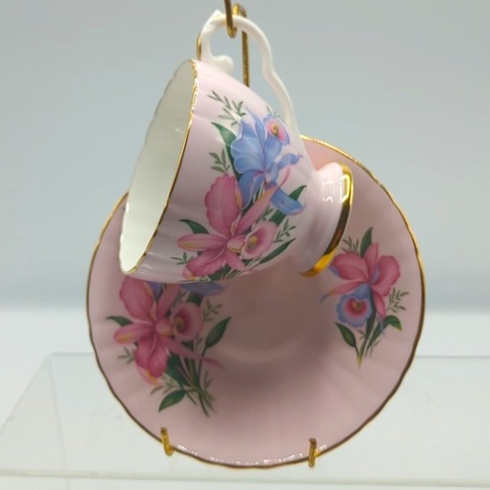 Royal Grafton Teacup & Saucer Fine Bone China Made in England Floral Gold Trim